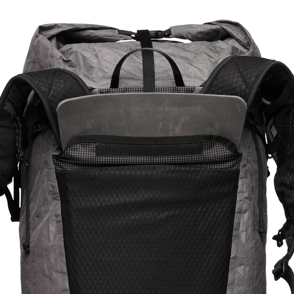 Beta Light 45 Backpack Black Diamond | Mochila Ultraligera de 45L para Trekking y Distancias Largas - Imagen 2